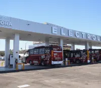 Durazo inaugura primera electrolinera pública y lanza buses eléctricos