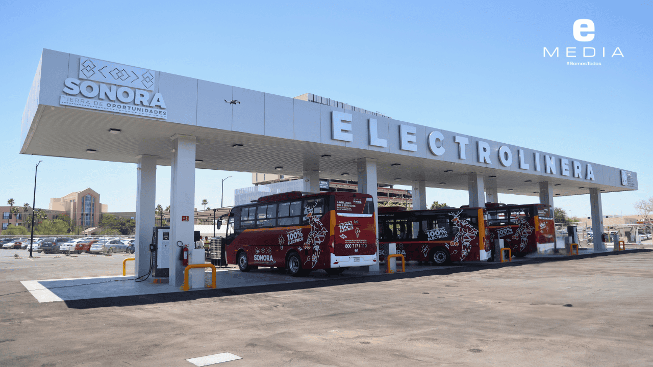 Durazo inaugura primera electrolinera pública y lanza buses eléctricos