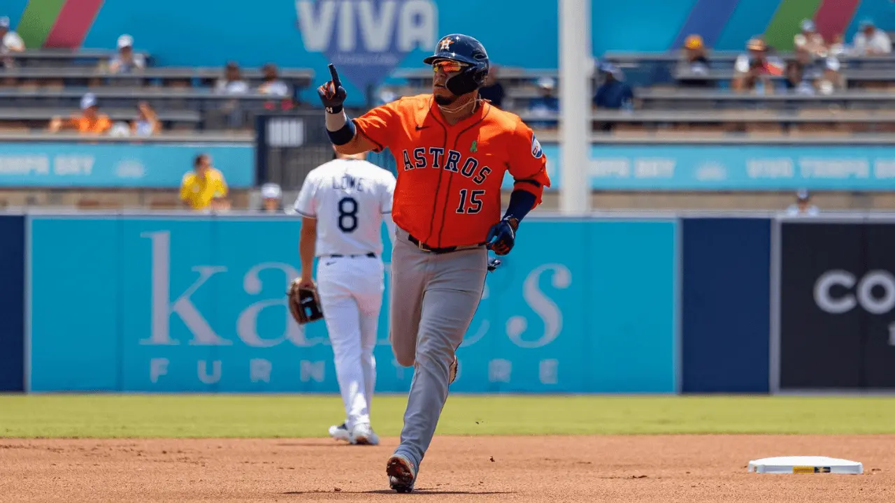 Isaac Paredes se consolida como el quinto mexicano con más jonrones en MLB