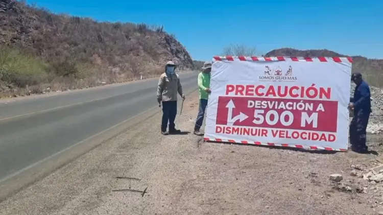 Con camino alterno se habilitó el paso de vehículos. (Foto: Cortesía / EXPRESO)