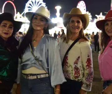 Se reúnen hermosillenses en la Expogan Sonora
