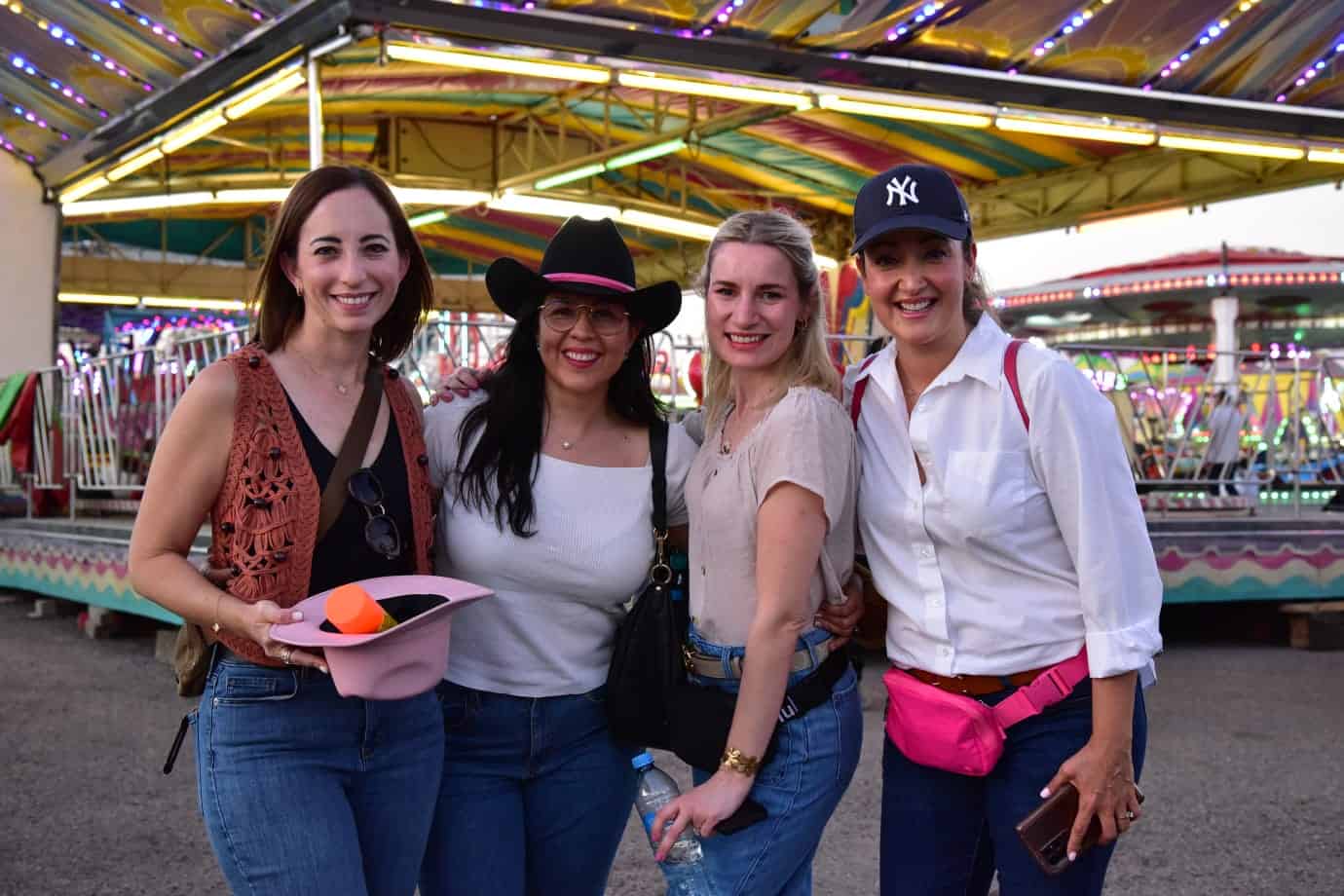 Se reúnen hermosillenses en la Expogan Sonora