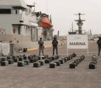 Asegura Marina 1.28 toneladas de cocaína frente a las costas de Michoacán