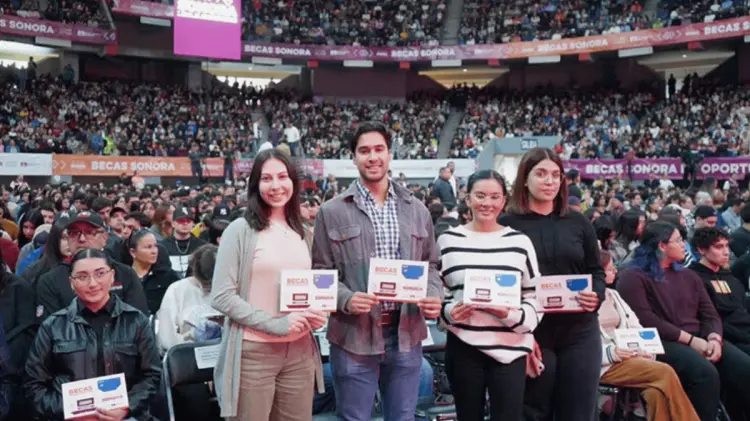 Sonora reportó que de 2021 a la fecha se ha reducido en 10% la deserción escolar. (Cortesía)