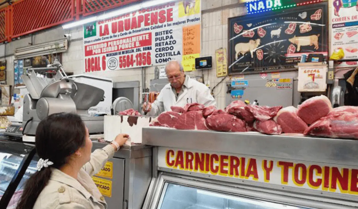 Inflación rompe techo de Banxico: carne y pollo disparan precios
