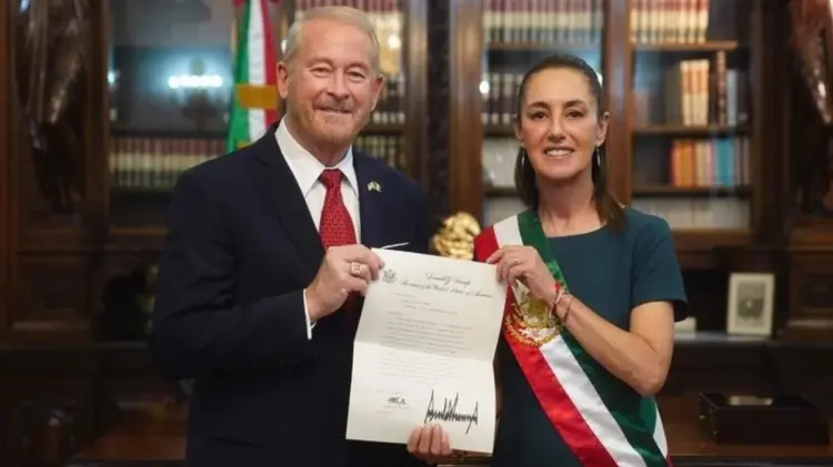 Ronald Johnson, Embajador de Estados Unidos en México, y la Presidenta Claudia Sheinbaum. (Especial)