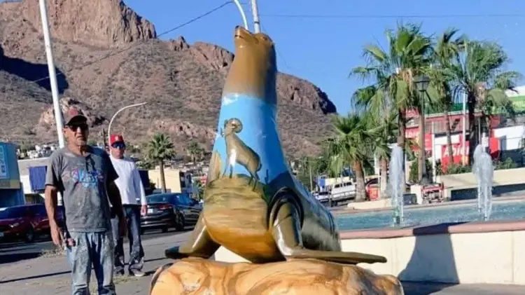 Figura de lobo marino en Guaymas. (Foto: Cortesía / EXPRESO)