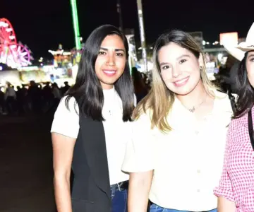 Hermosillenses reunidos en la Fiesta del Pueblo
