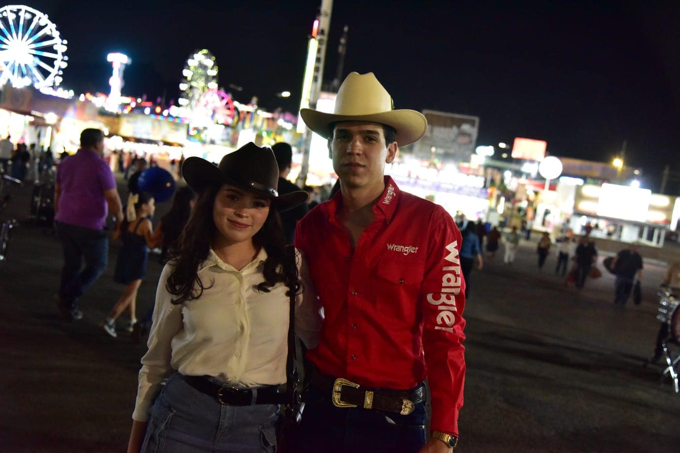 Hermosillenses reunidos en la Fiesta del Pueblo