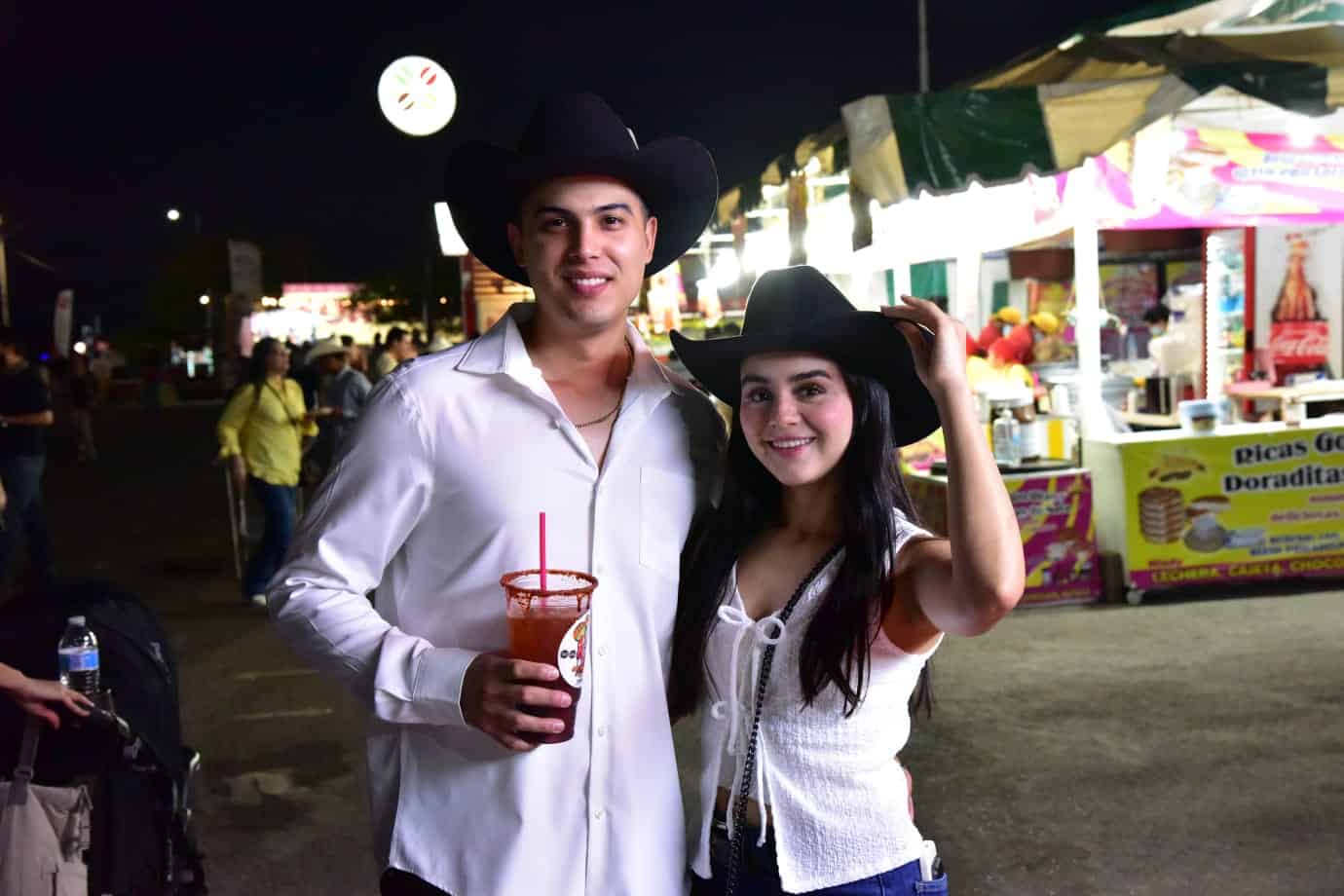 Hermosillenses reunidos en la Fiesta del Pueblo