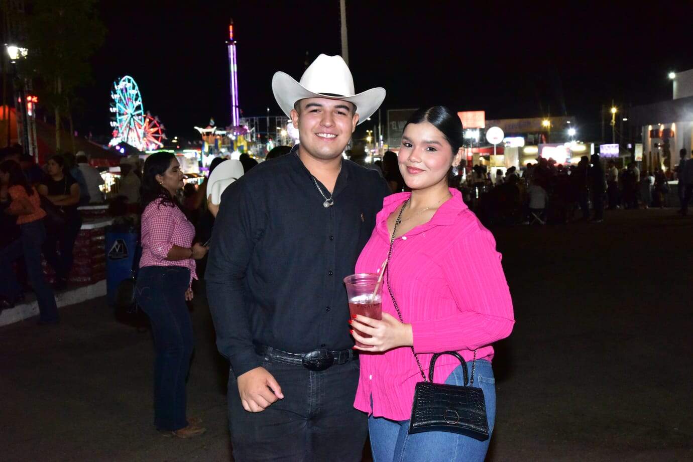 Hermosillenses reunidos en la Fiesta del Pueblo