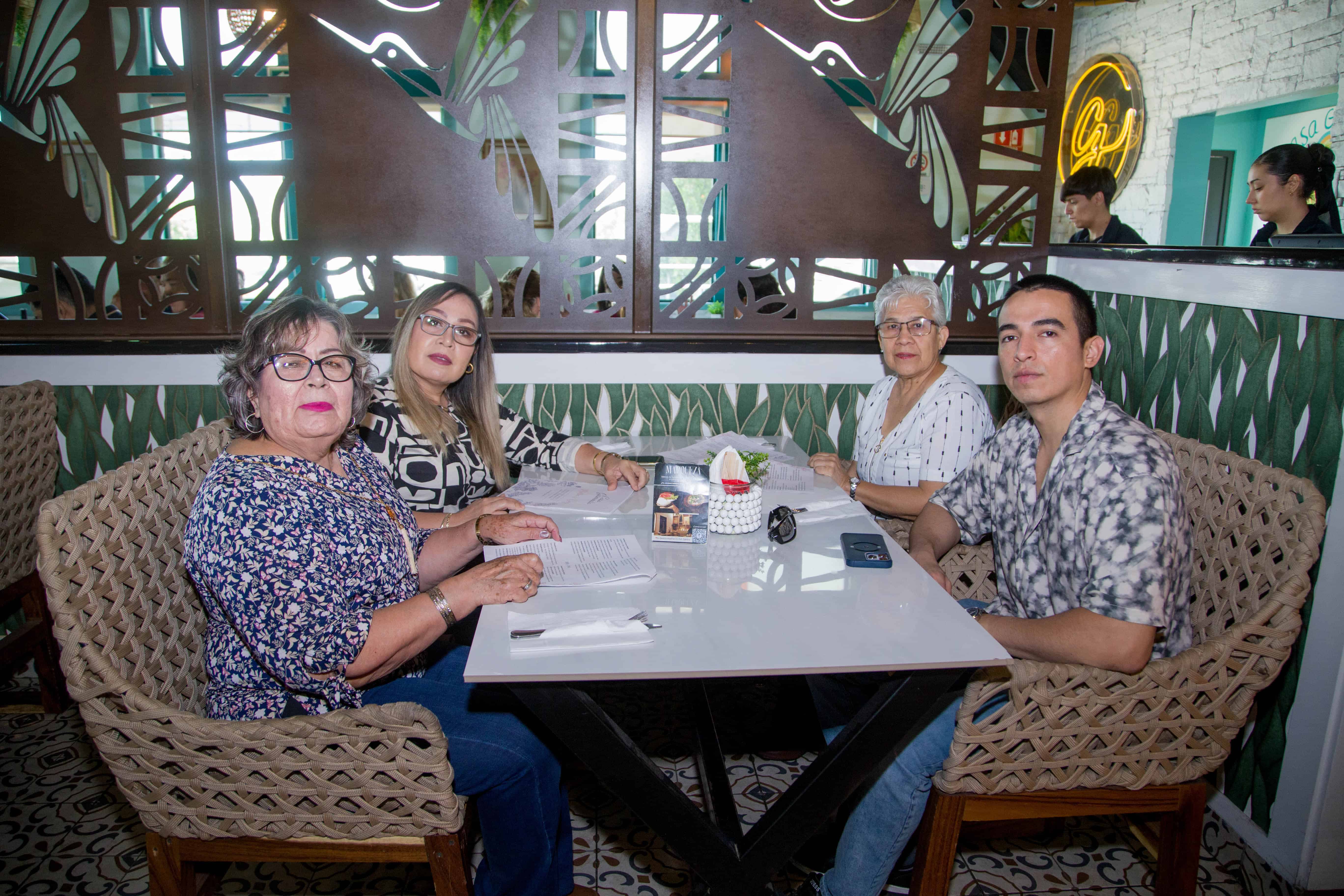 En Café Garmedia pasan una tarde agradable