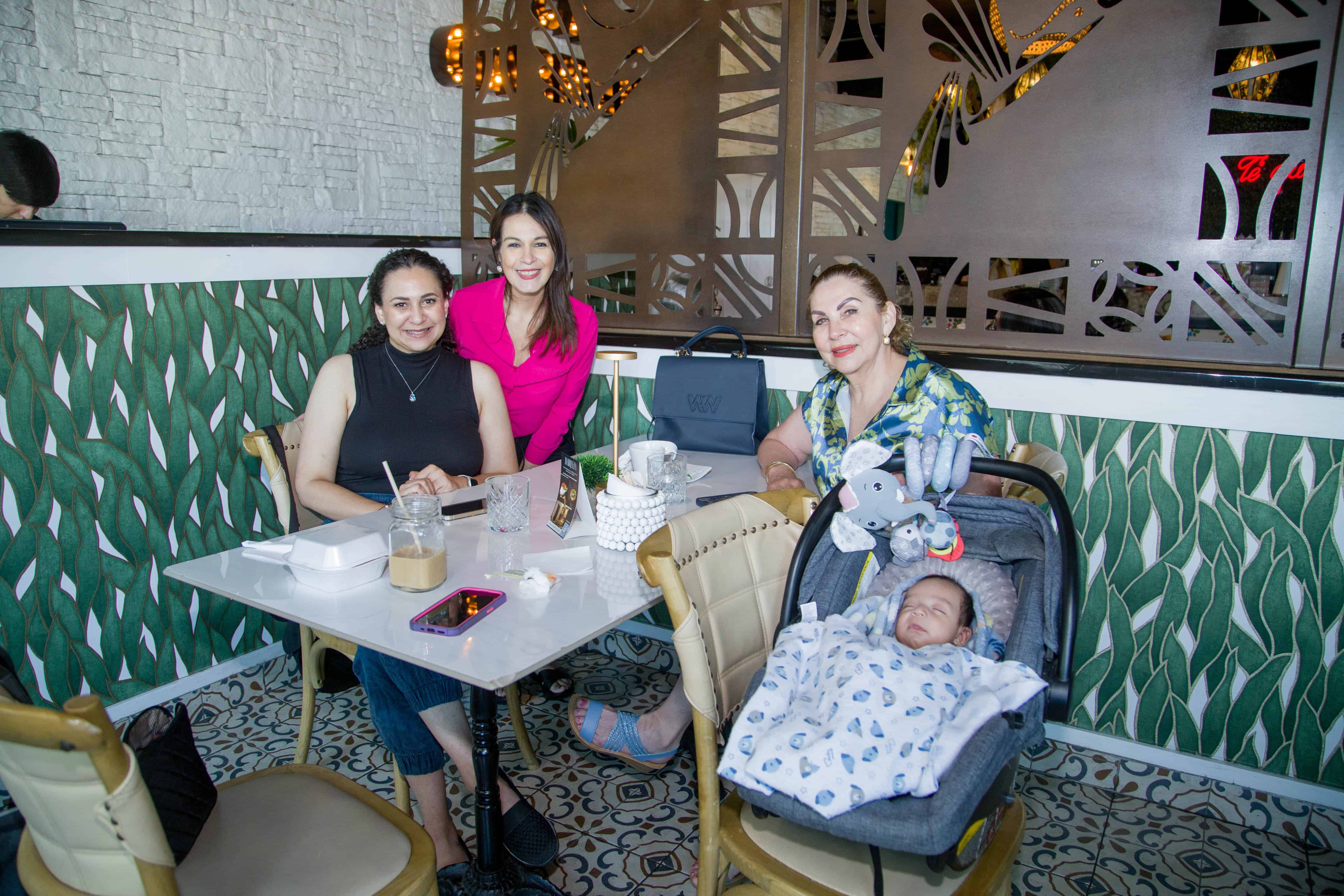 En Café Garmedia pasan una tarde agradable