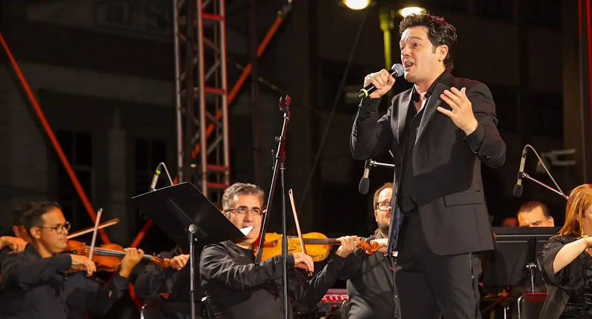 Arturo Chacón le canta a Sonora con el alma en las Fiestas del Pitic