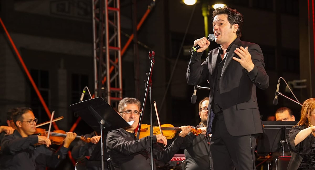 Arturo Chacón le canta a Sonora con el alma en las Fiestas del Pitic