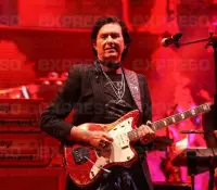El grupo Caifanes ´estalla´ el Pitic su rock