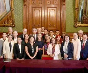 Garantiza gobernador Alfonso Durazo salud de calidad