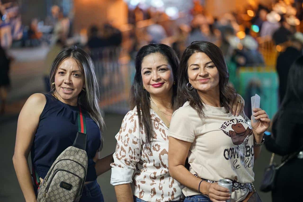 Se dan cita para presentaciones en el Palenque