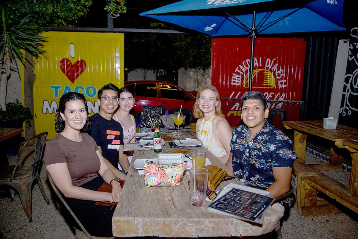 En Mercado H disfrutan entre amigos