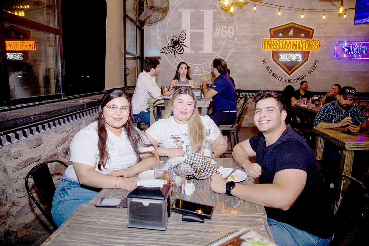 En Mercado H disfrutan entre amigos
