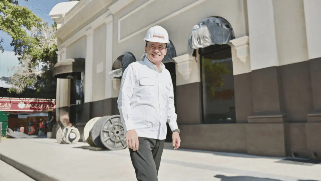 Durazo entrega remodelado Mercado Municipal a locatarios en Hermosillo