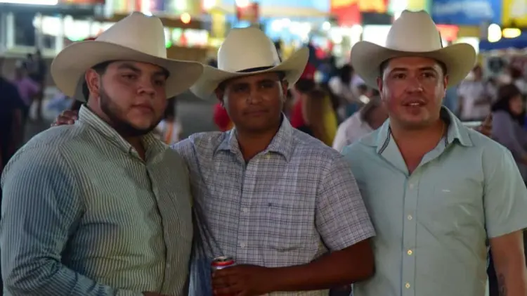 Hermosillenses en la Expogan Sonora 2025. (Foto: Alfredo Gerardo / EXPRESO)