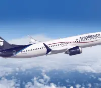 Sobrecargos de Aeroméxico emplazan a huelga para el 1 de junio
