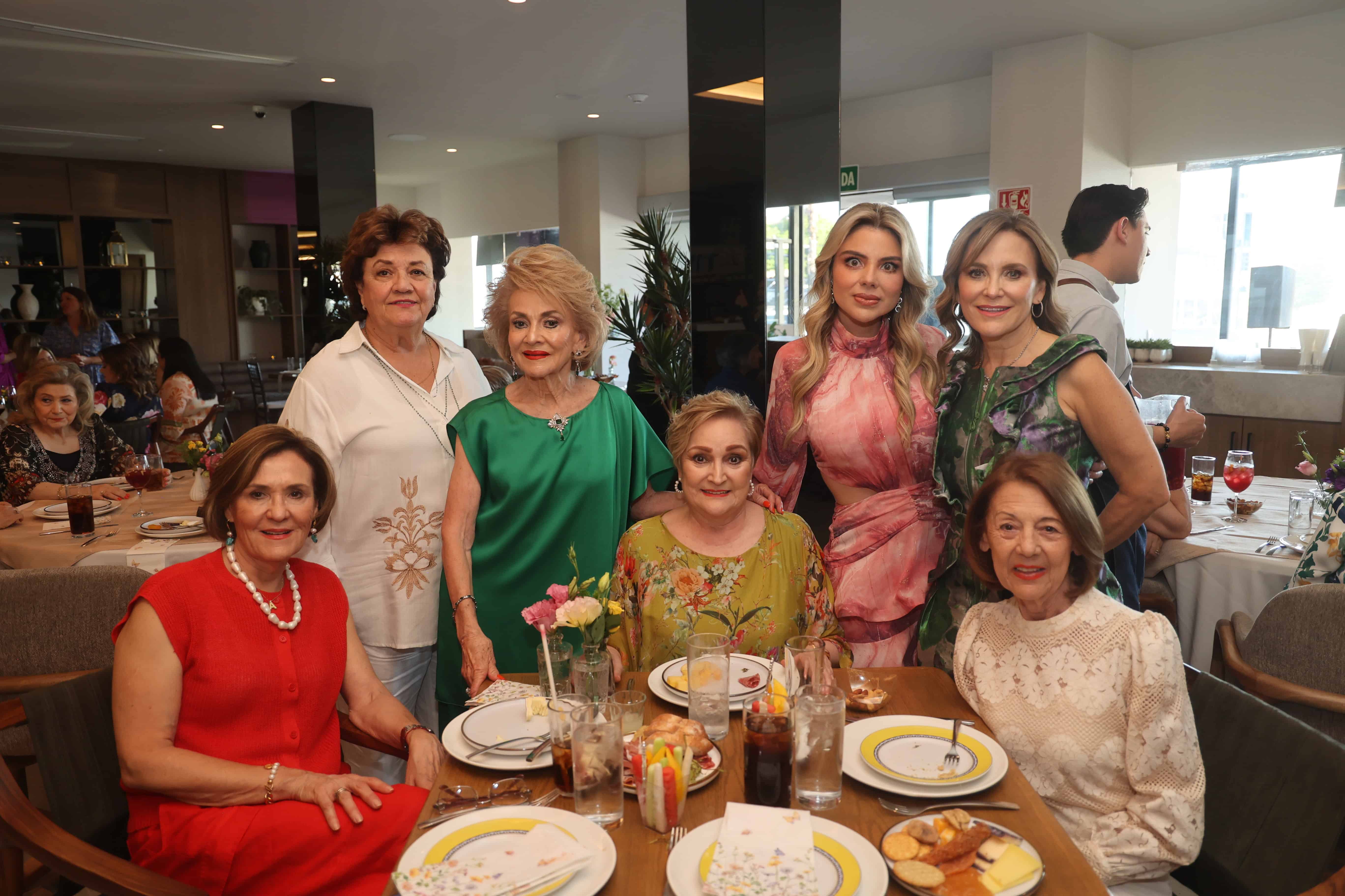 Realiza elegante Bridal Shower Laura Ileana Alonso