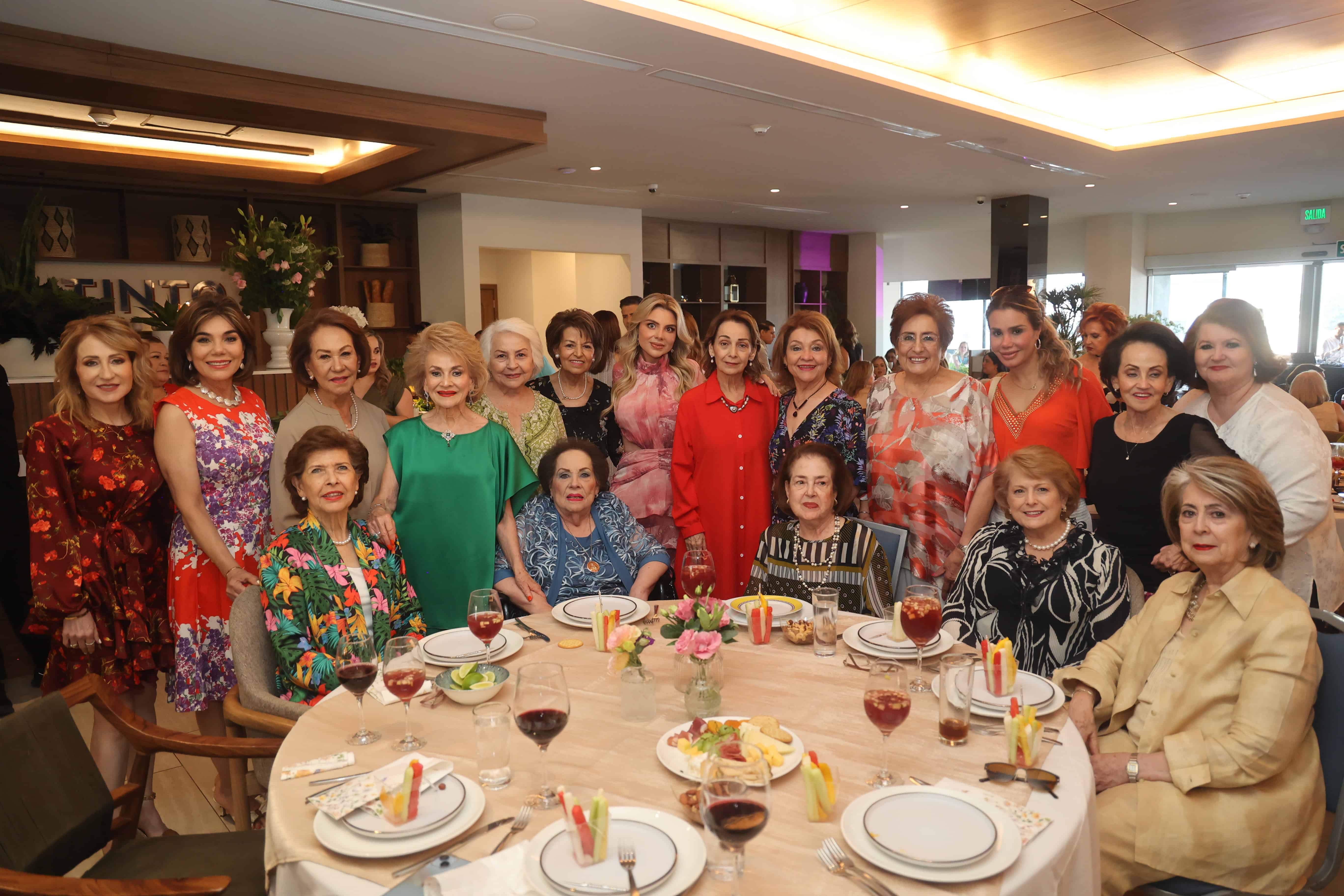 Realiza elegante Bridal Shower Laura Ileana Alonso