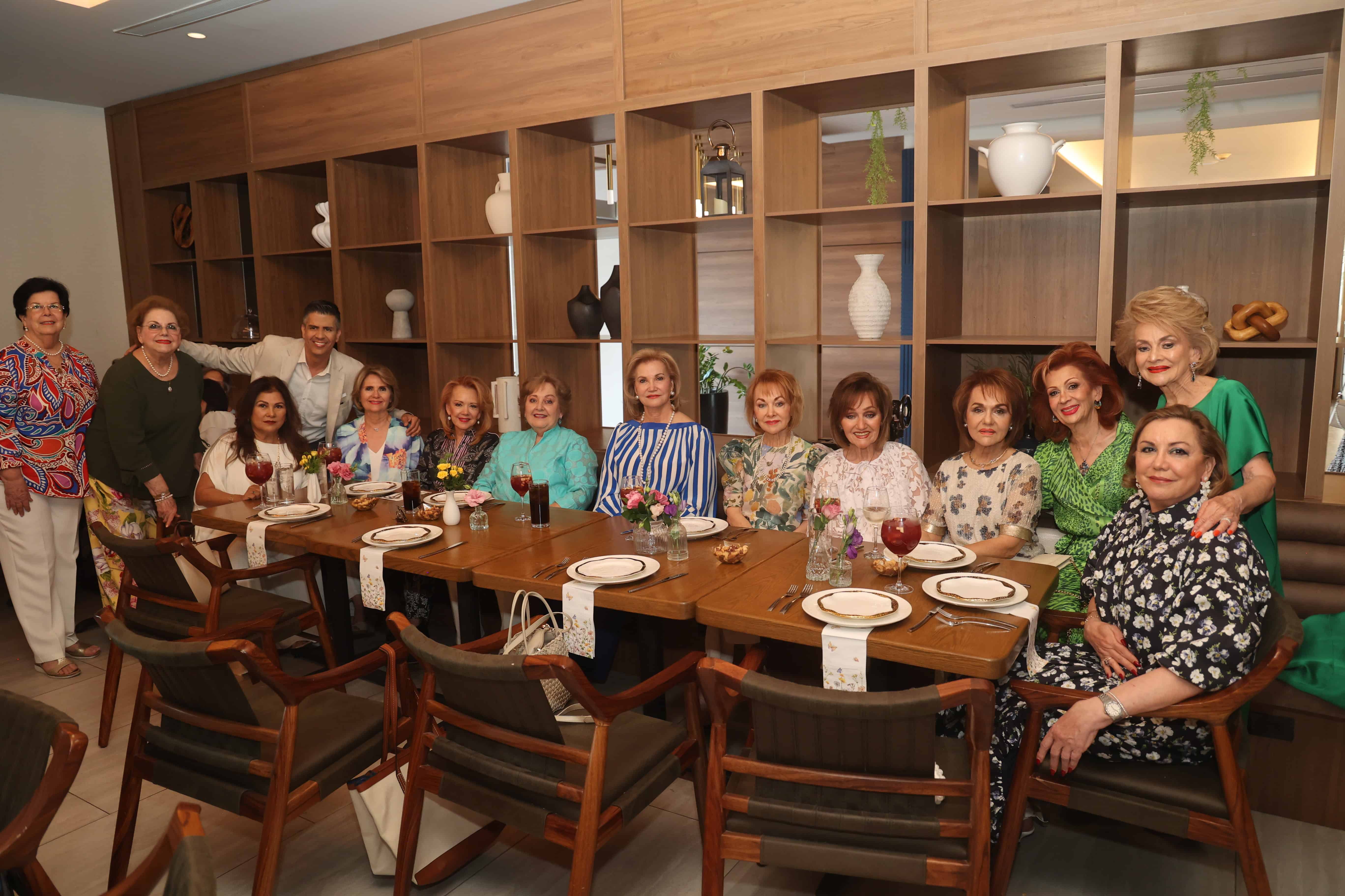 Realiza elegante Bridal Shower Laura Ileana Alonso