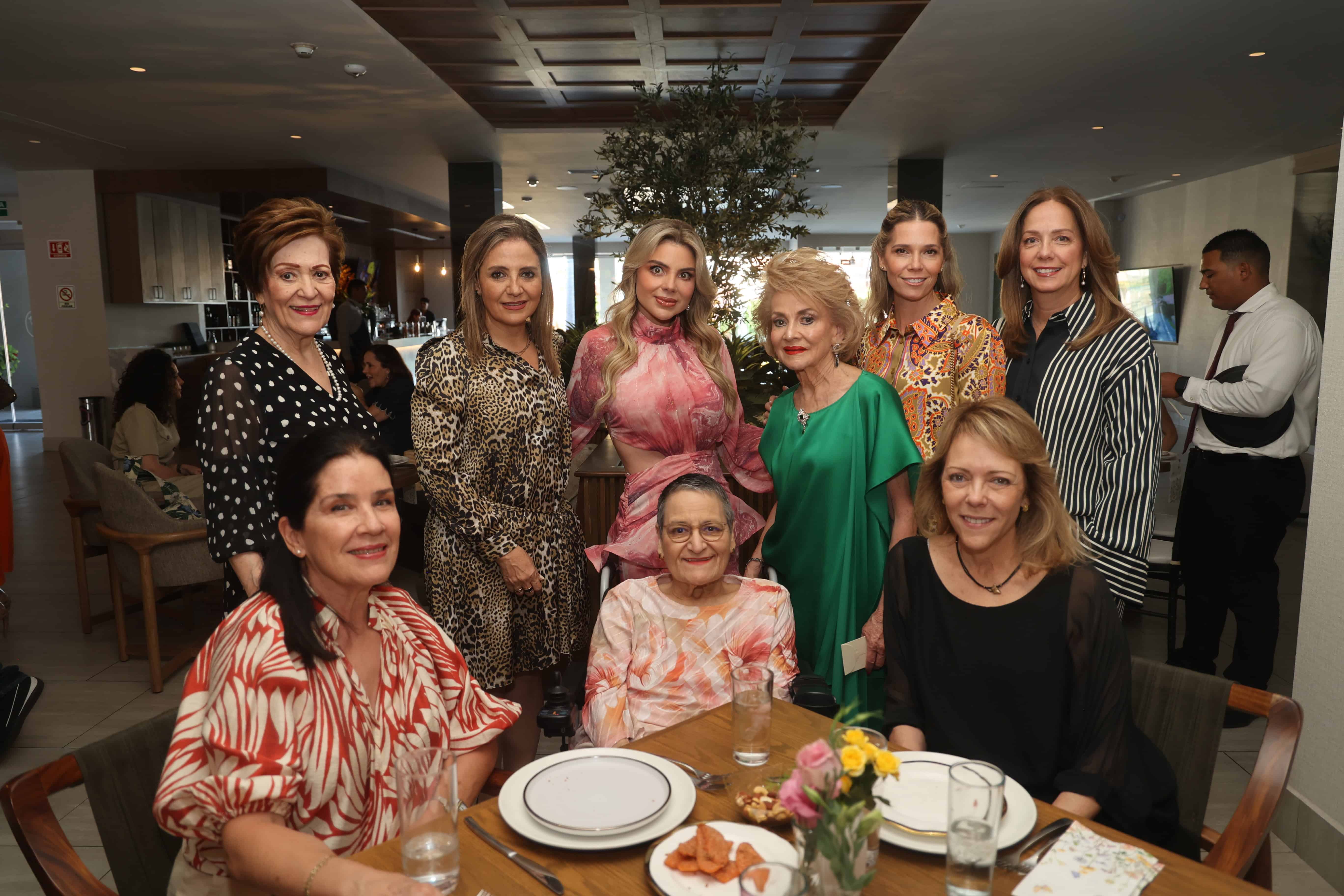 Realiza elegante Bridal Shower Laura Ileana Alonso