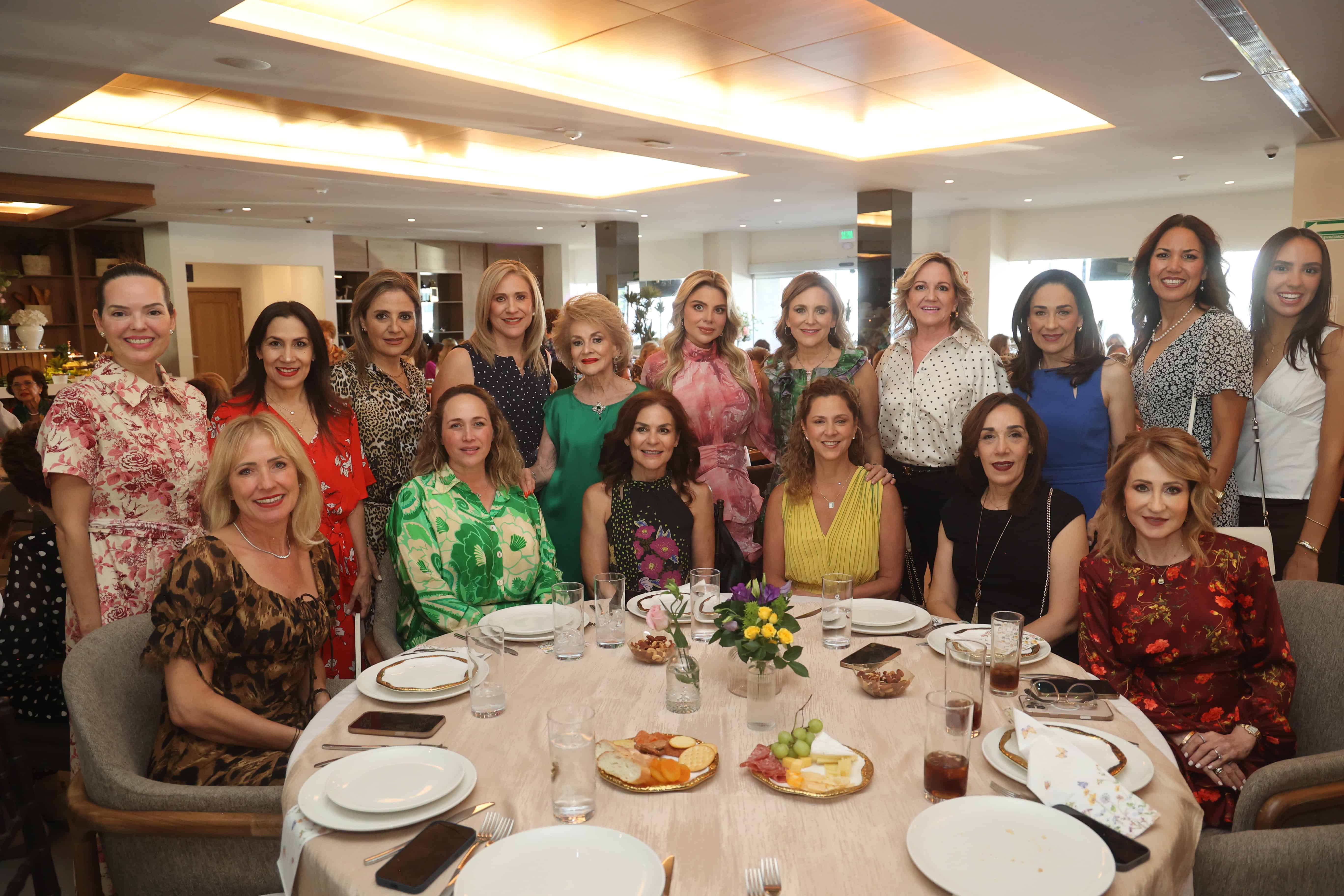 Realiza elegante Bridal Shower Laura Ileana Alonso