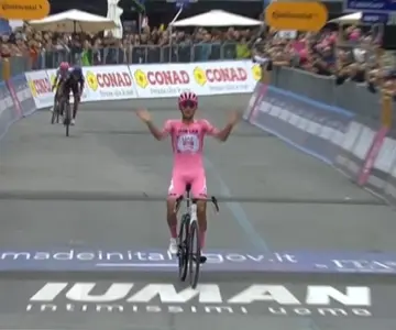 Isaac del Toro gana etapa 17 del Giro y conserva la Maglia Rosa