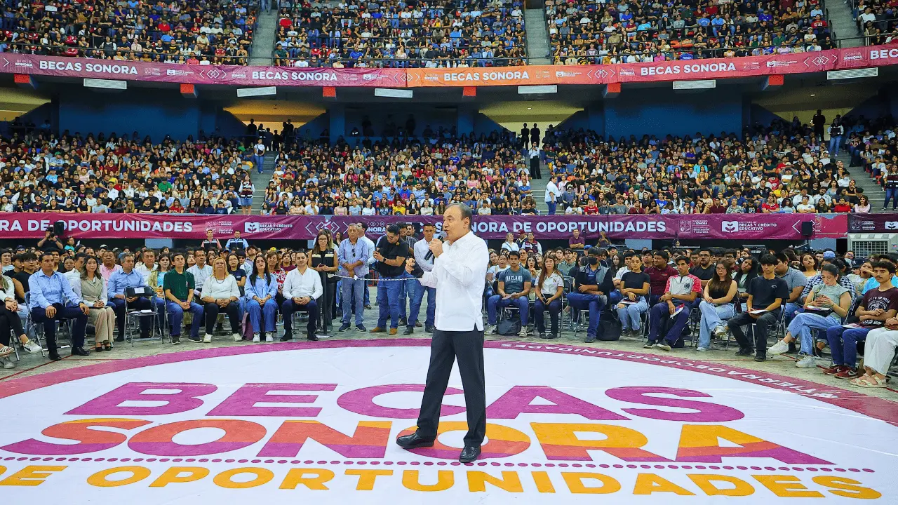 Alfonso Durazo destina más de 800 MDP a becas universitarias en 2025