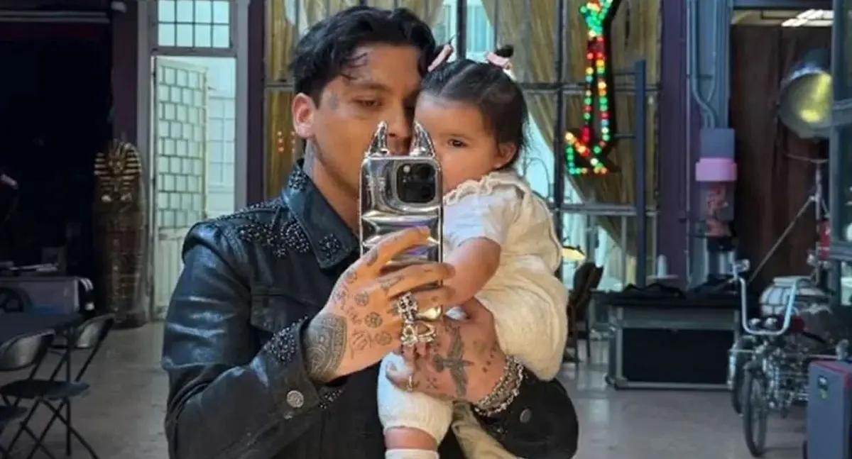 Christian Nodal se reencuentra con su hija Inti en Ciudad de México