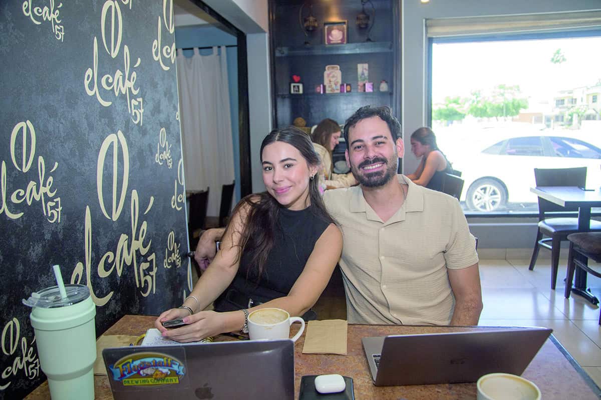 En Café 57 disfrutan de una buena plática