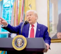 Corte de apelaciones restablece aranceles globales de Donald Trump
