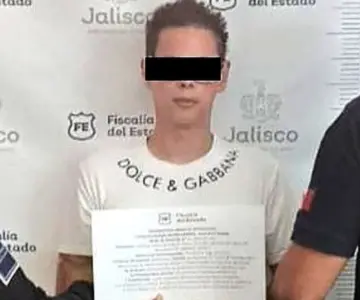 Catean domicilios del productor Alex Marín, investigado por trata de personas