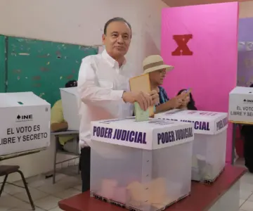 Hoy es un día histórico: Durazo emite su voto en la elección judicial