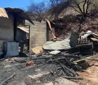 Requiere familia apoyo tras incendiarse su casa en Guaymas