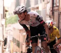 Cierra Isaac del Toro un Giro de ensueño con subcampeonato