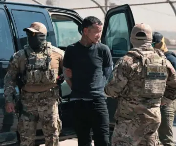 Detienen y deportan a fugitivo mexicano
