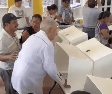 Reaparece el expresidente López Obrador en elección judicial