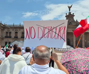 Ciudadanos se manifiestan en contra de la elección judicial 