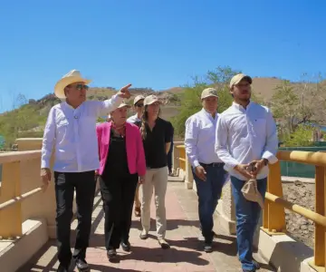 Gobierno de Sonora recibe escrituras del Cerro de la Cementera