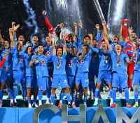 Cruz Azul golea 5-0 a Vancouver y gana la Concachampions 2025