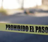 Localizan sin vida a hombre dentro de cuarto de hotel; desconocen su identidad