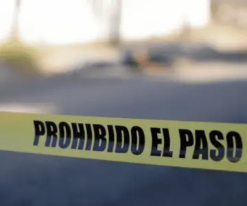 Localizan sin vida a hombre dentro de cuarto de hotel; desconocen su identidad