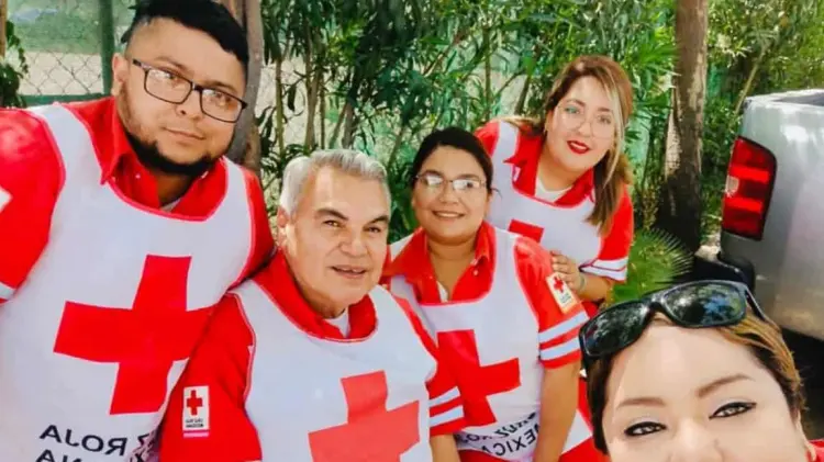 Paramédicos de Cruz Roja. (Especial / EXPRESO)