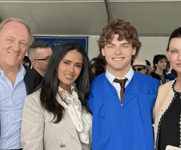 Salma Hayek y Linda Evangelista celebran la graduación de Augustin James